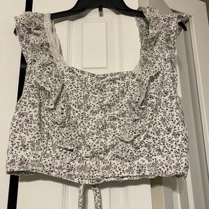 American Eagle Outfitters Floral Crop Top - Black and White